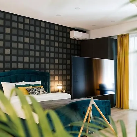 Apartment Glamour Dristor Brand New *