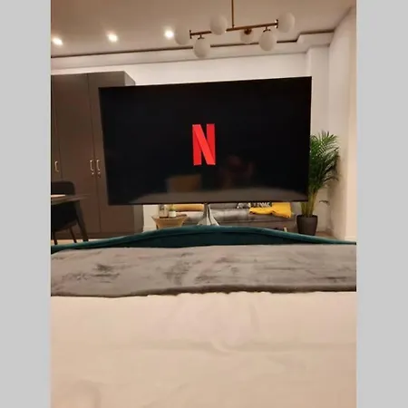 Glamour Dristor Brand New * Bucharest