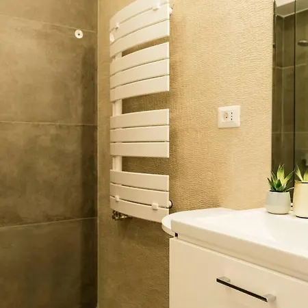 Apartment Glamour Dristor Brand New *