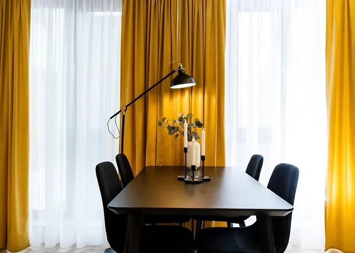 Glamour Dristor Brand New * 布加勒斯特